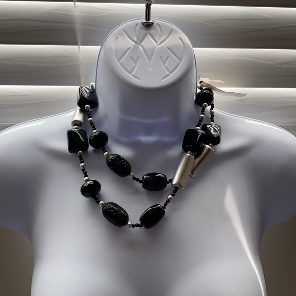 Beautiful necklace - Picture 3 of 3